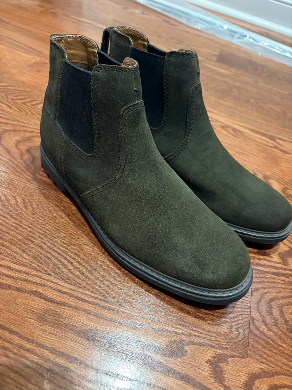 Florsheim Olive Suede Chukka Boots